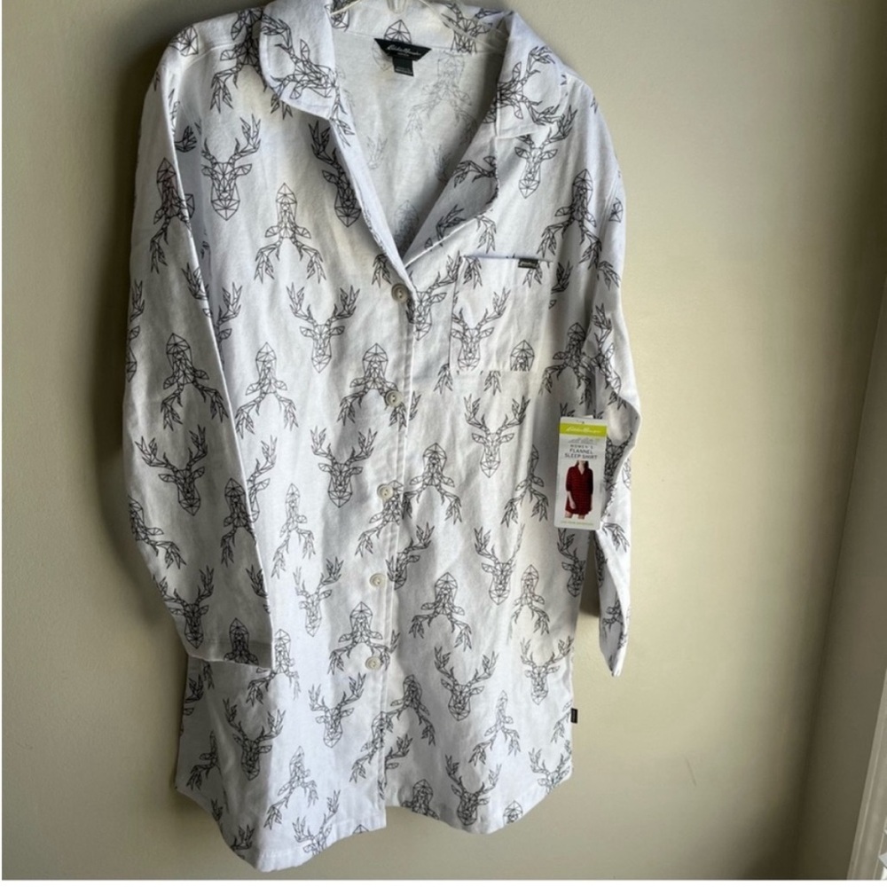 NWT Eddie Bauer Flannel Sleepshirt with Deer Graphic Size Large White and Gray